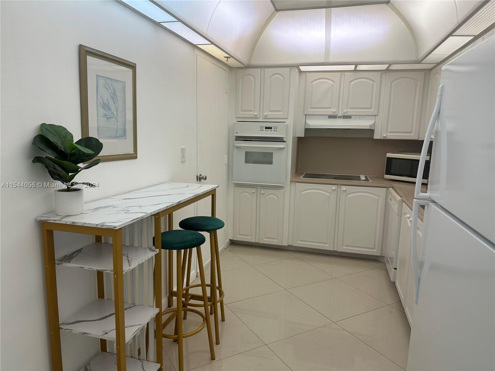 4001 S Ocean Dr 11K, Hollywood, Florida 33019, 1 Bedroom Bedrooms, ,1 BathroomBathrooms,Residentiallease,For Rent,4001 S Ocean Dr 11K,A11544056