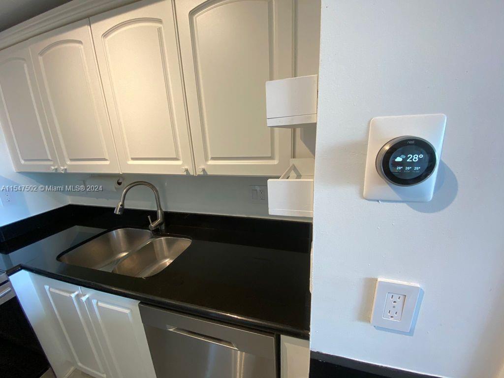 3500 Coral Way 707, Miami, Florida 33145, 2 Bedrooms Bedrooms, ,2 BathroomsBathrooms,Residentiallease,For Rent,3500 Coral Way 707,A11547502