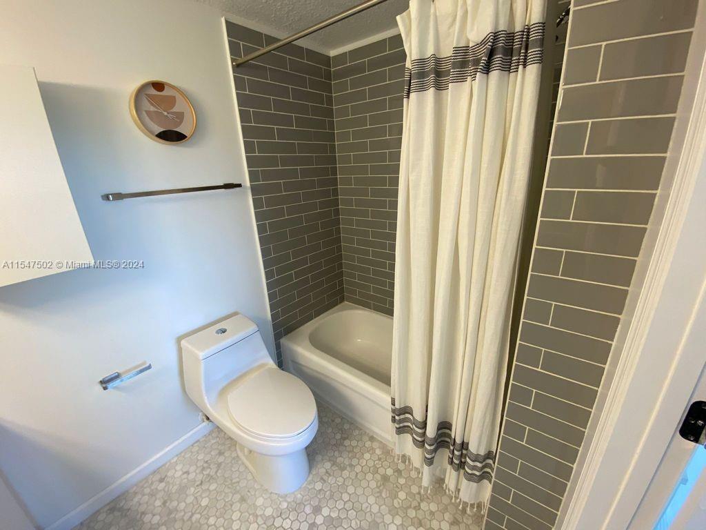 3500 Coral Way 707, Miami, Florida 33145, 2 Bedrooms Bedrooms, ,2 BathroomsBathrooms,Residentiallease,For Rent,3500 Coral Way 707,A11547502