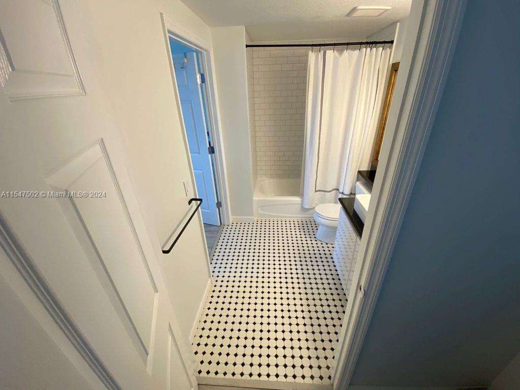 3500 Coral Way 707, Miami, Florida 33145, 2 Bedrooms Bedrooms, ,2 BathroomsBathrooms,Residentiallease,For Rent,3500 Coral Way 707,A11547502