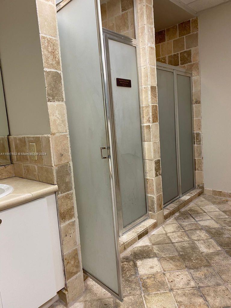 3500 Coral Way 707, Miami, Florida 33145, 2 Bedrooms Bedrooms, ,2 BathroomsBathrooms,Residentiallease,For Rent,3500 Coral Way 707,A11547502