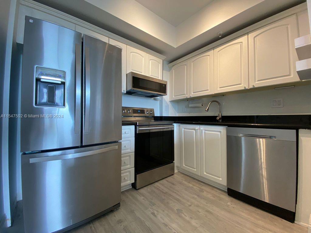3500 Coral Way 707, Miami, Florida 33145, 2 Bedrooms Bedrooms, ,2 BathroomsBathrooms,Residentiallease,For Rent,3500 Coral Way 707,A11547502