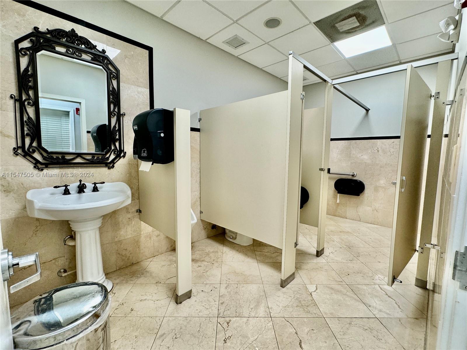 8040 NW 155th St, Miami Lakes, Florida 33016, ,Commerciallease,For Rent,8040 NW 155th St,A11547505