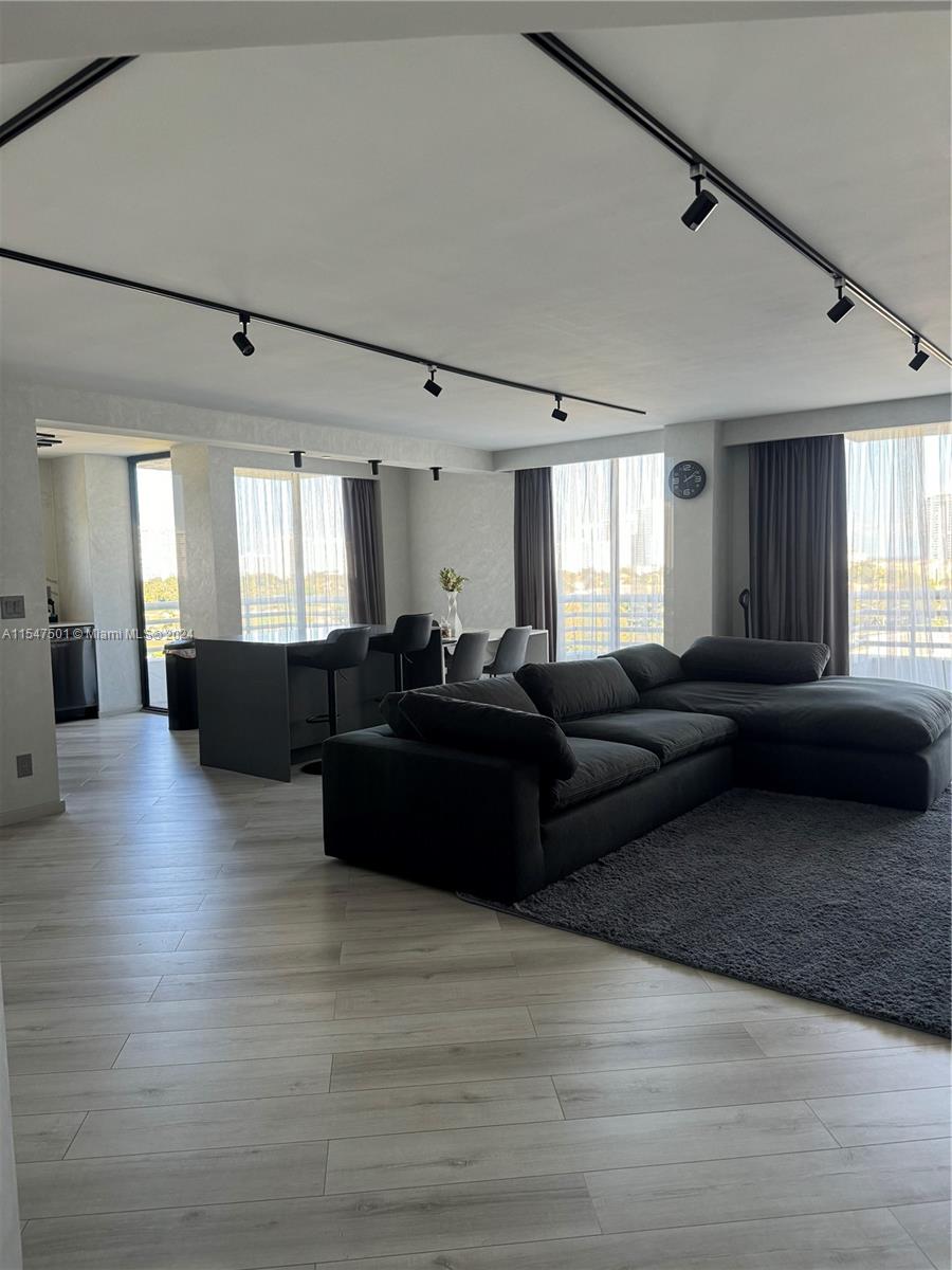 3300 NE 192nd St 907, Aventura, Florida 33180, 2 Bedrooms Bedrooms, ,2 BathroomsBathrooms,Residential,For Sale,3300 NE 192nd St 907,A11547501