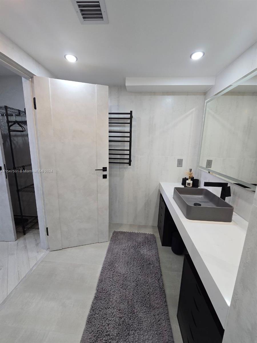 3300 NE 192nd St 907, Aventura, Florida 33180, 2 Bedrooms Bedrooms, ,2 BathroomsBathrooms,Residential,For Sale,3300 NE 192nd St 907,A11547501