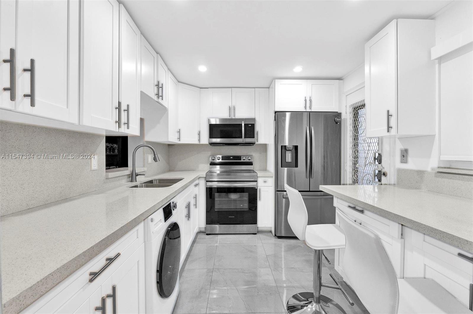 501 NE 14th Ave 601, Hallandale Beach, Florida 33009, 2 Bedrooms Bedrooms, ,2 BathroomsBathrooms,Residential,For Sale,501 NE 14th Ave 601,A11547394