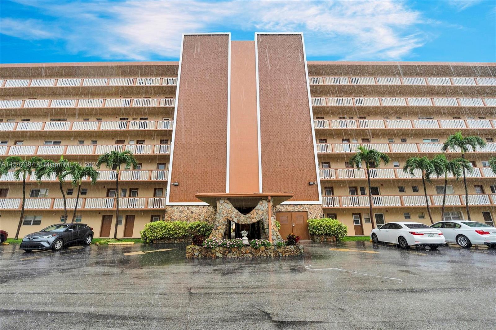 501 NE 14th Ave 601, Hallandale Beach, Florida 33009, 2 Bedrooms Bedrooms, ,2 BathroomsBathrooms,Residential,For Sale,501 NE 14th Ave 601,A11547394