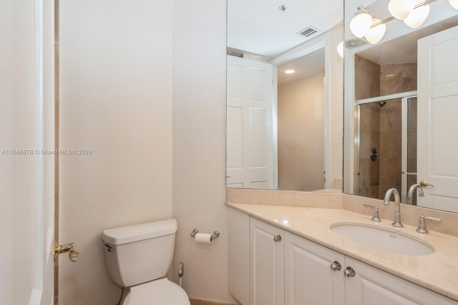 Hallway full bathroom