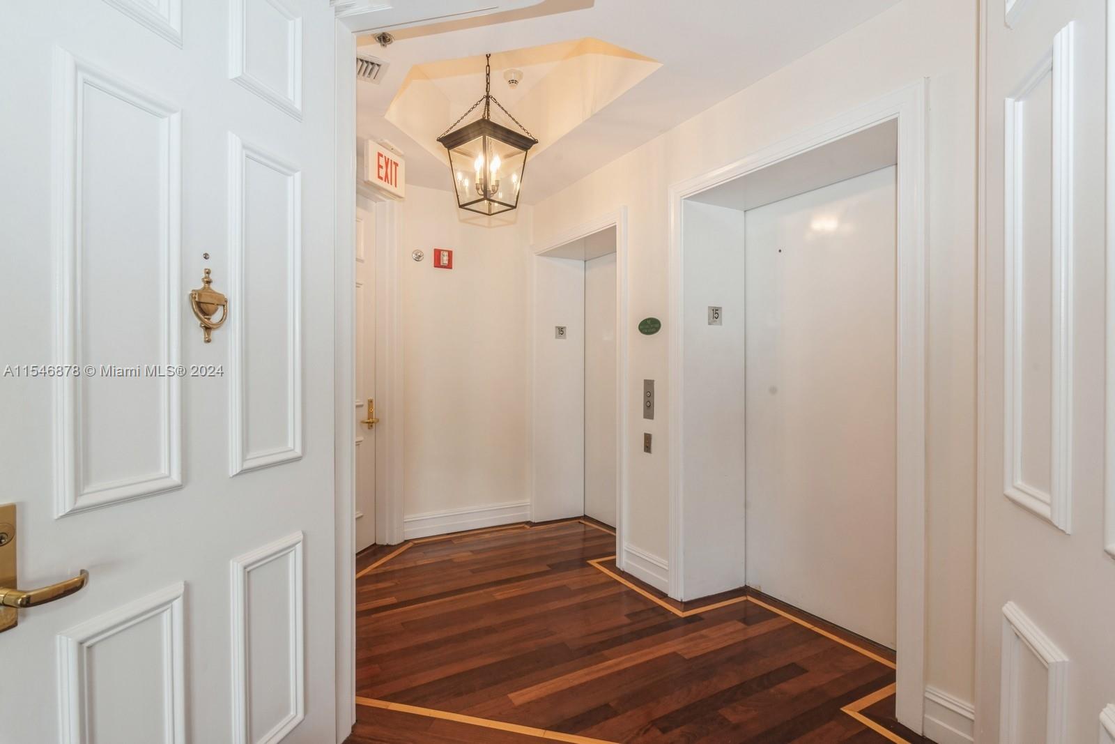 Foyer entry 
Private elevator