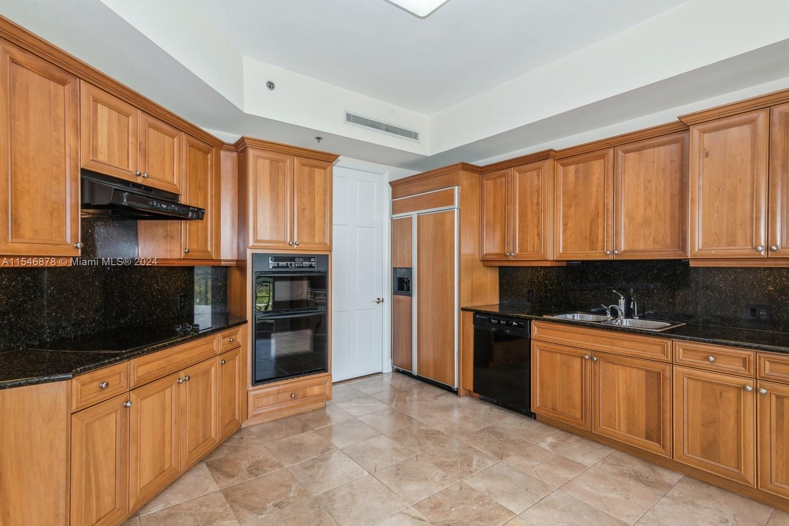 626 Coral Way 1503, Coral Gables, Florida 33134, 3 Bedrooms Bedrooms, ,3 BathroomsBathrooms,Residentiallease,For Rent,626 Coral Way 1503,A11546878