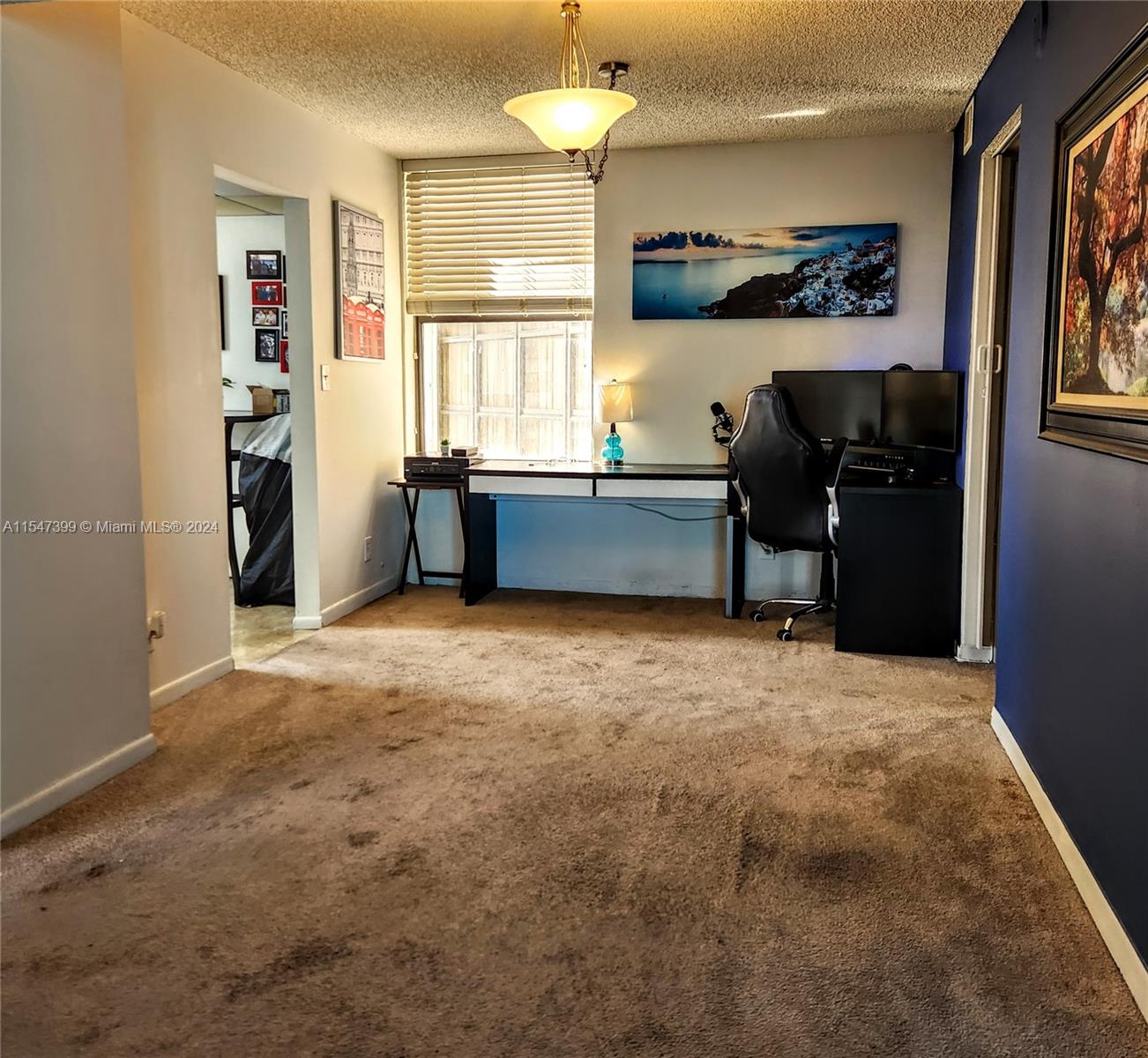 2nd bedroom