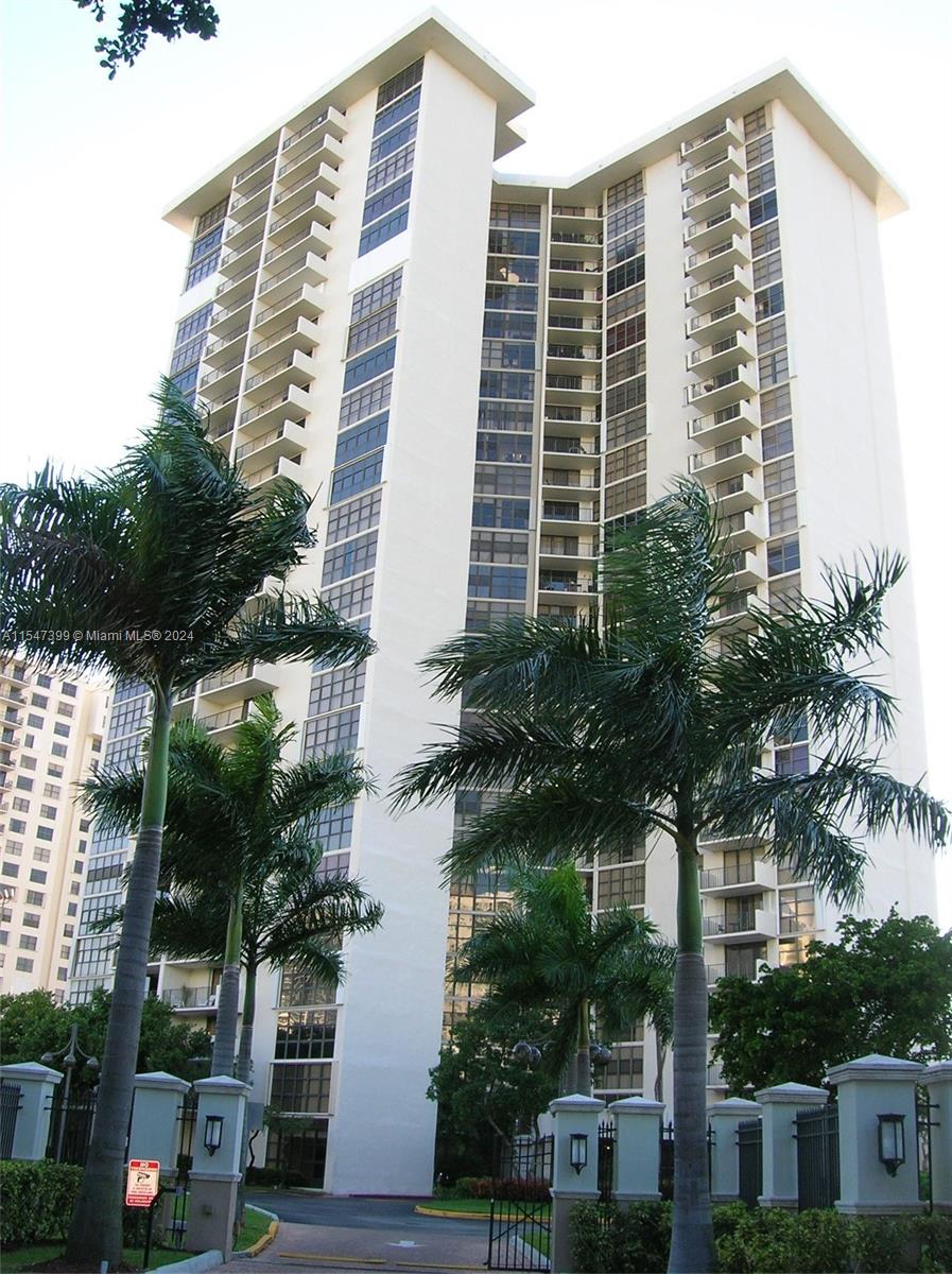 18181 31st Ct, Aventura, FL, 33160 United States, 2 Bedrooms Bedrooms, ,2 BathroomsBathrooms,Residential,For Sale,31st Ct,A11547399