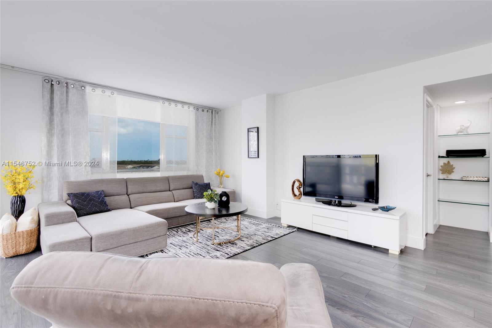 4350 Hillcrest Dr 600, Hollywood, Florida 33021, 2 Bedrooms Bedrooms, ,2 BathroomsBathrooms,Residential,For Sale,4350 Hillcrest Dr 600,A11546752