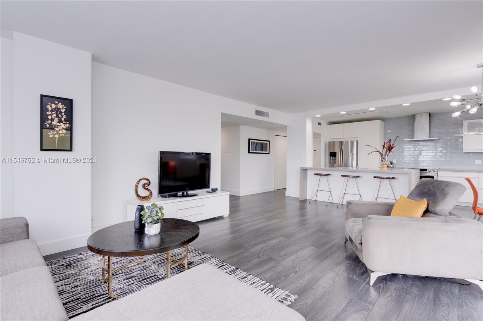 4350 Hillcrest Dr 600, Hollywood, Florida 33021, 2 Bedrooms Bedrooms, ,2 BathroomsBathrooms,Residential,For Sale,4350 Hillcrest Dr 600,A11546752