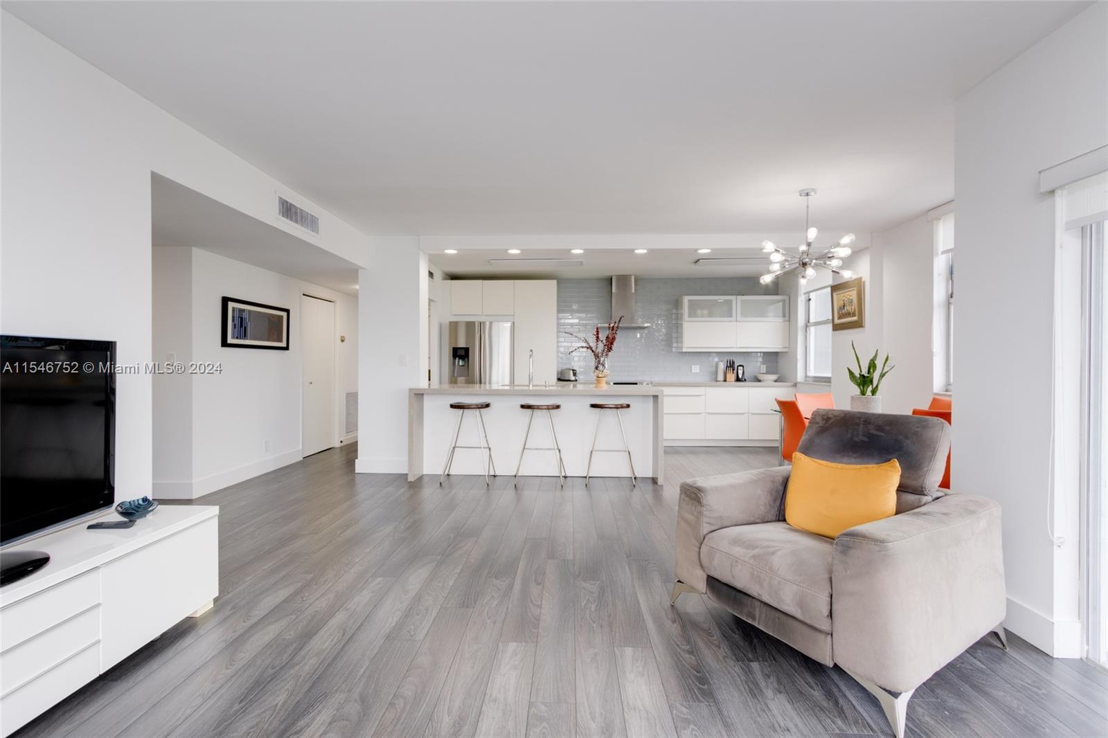 4350 Hillcrest Dr 600, Hollywood, Florida 33021, 2 Bedrooms Bedrooms, ,2 BathroomsBathrooms,Residential,For Sale,4350 Hillcrest Dr 600,A11546752