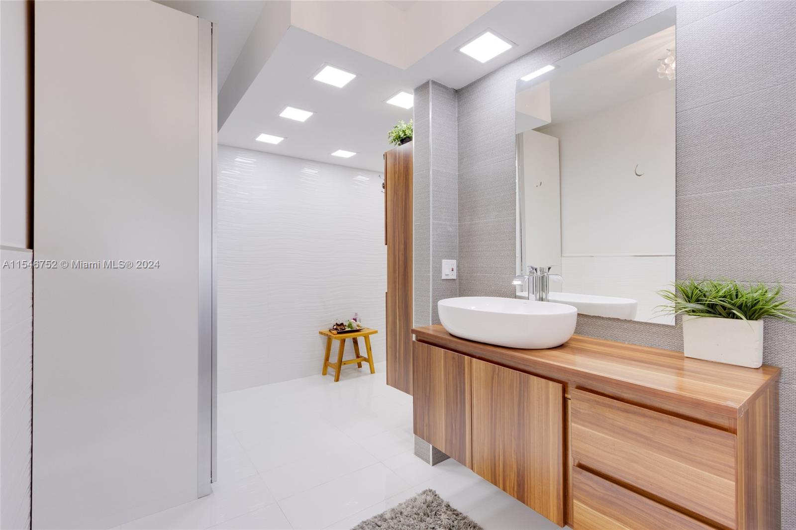 4350 Hillcrest Dr 600, Hollywood, Florida 33021, 2 Bedrooms Bedrooms, ,2 BathroomsBathrooms,Residential,For Sale,4350 Hillcrest Dr 600,A11546752