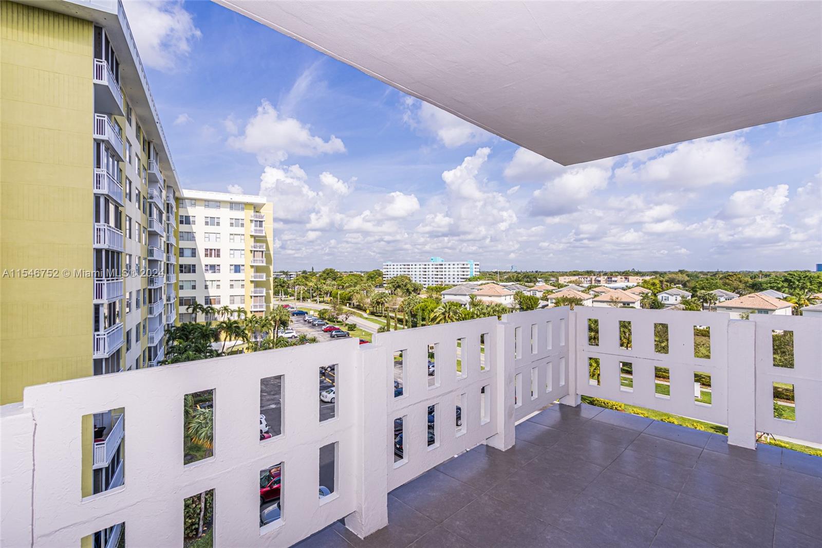 4350 Hillcrest Dr 600, Hollywood, Florida 33021, 2 Bedrooms Bedrooms, ,2 BathroomsBathrooms,Residential,For Sale,4350 Hillcrest Dr 600,A11546752