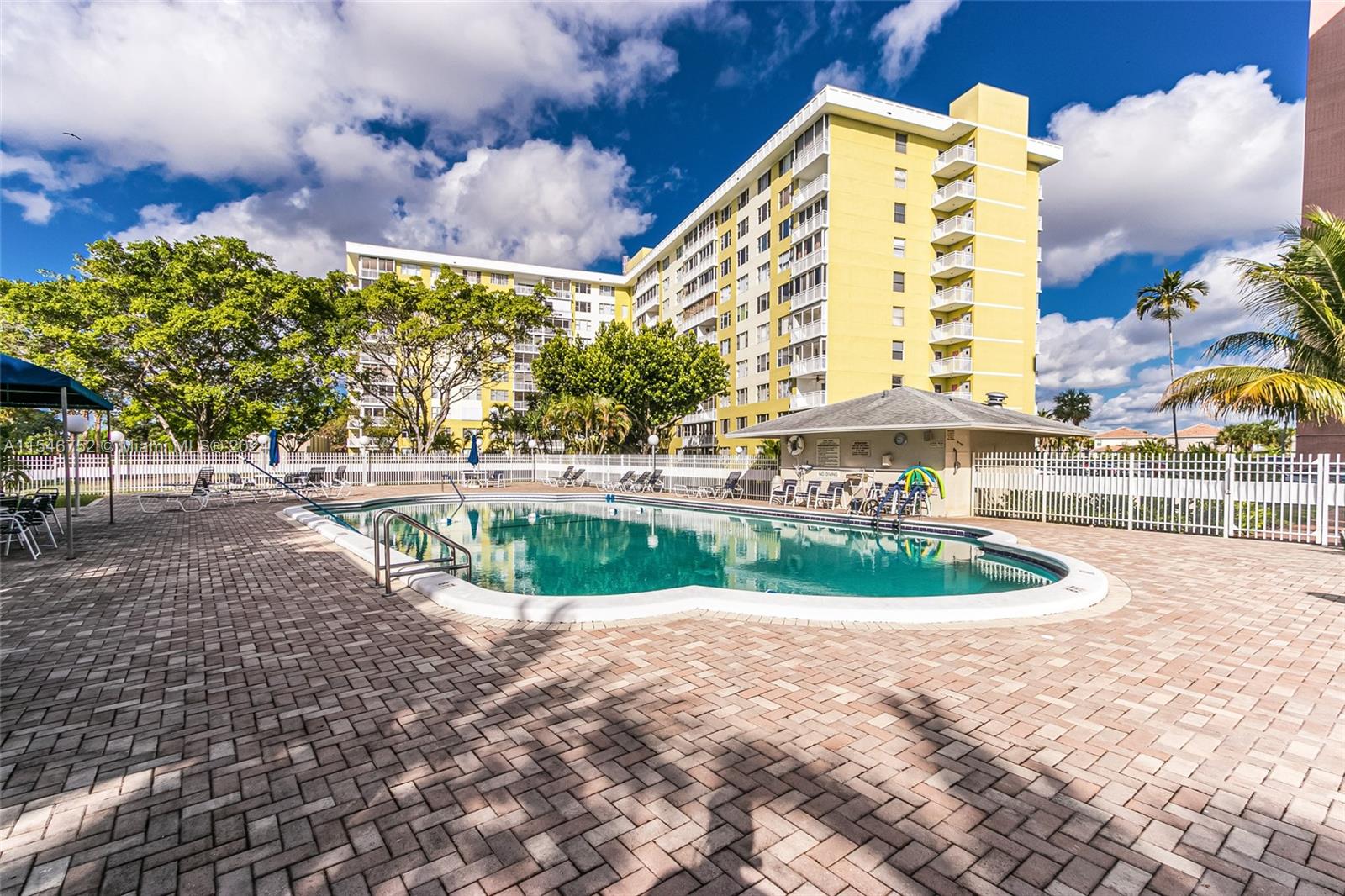 4350 Hillcrest Dr 600, Hollywood, Florida 33021, 2 Bedrooms Bedrooms, ,2 BathroomsBathrooms,Residential,For Sale,4350 Hillcrest Dr 600,A11546752