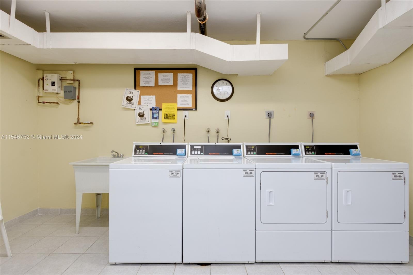 4350 Hillcrest Dr 600, Hollywood, Florida 33021, 2 Bedrooms Bedrooms, ,2 BathroomsBathrooms,Residential,For Sale,4350 Hillcrest Dr 600,A11546752