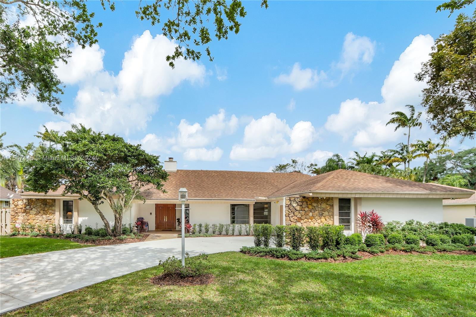 10021 SW 142nd St  For Sale A11547146, FL