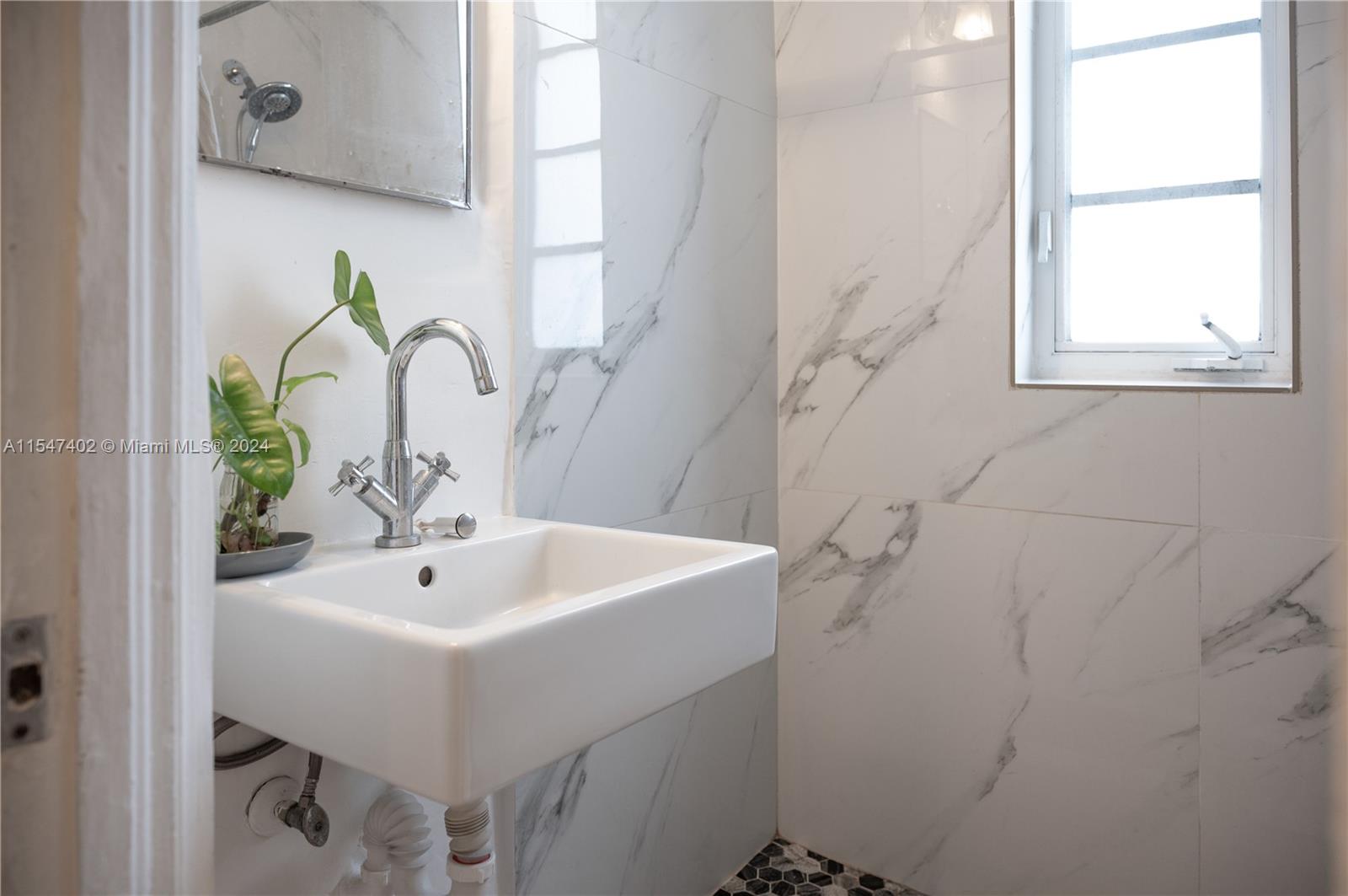 741 15th St 10, Miami Beach, Florida 33139, ,1 BathroomBathrooms,Residential,For Sale,741 15th St 10,A11547402