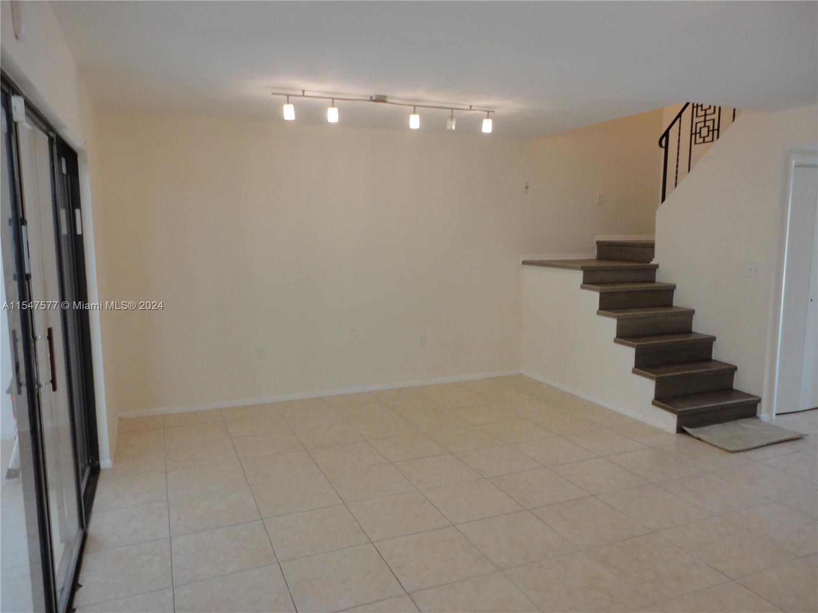 3321 Raleigh St 3H, Hollywood, Florida 33021, 3 Bedrooms Bedrooms, ,2 BathroomsBathrooms,Residential,For Sale,3321 Raleigh St 3H,A11547577