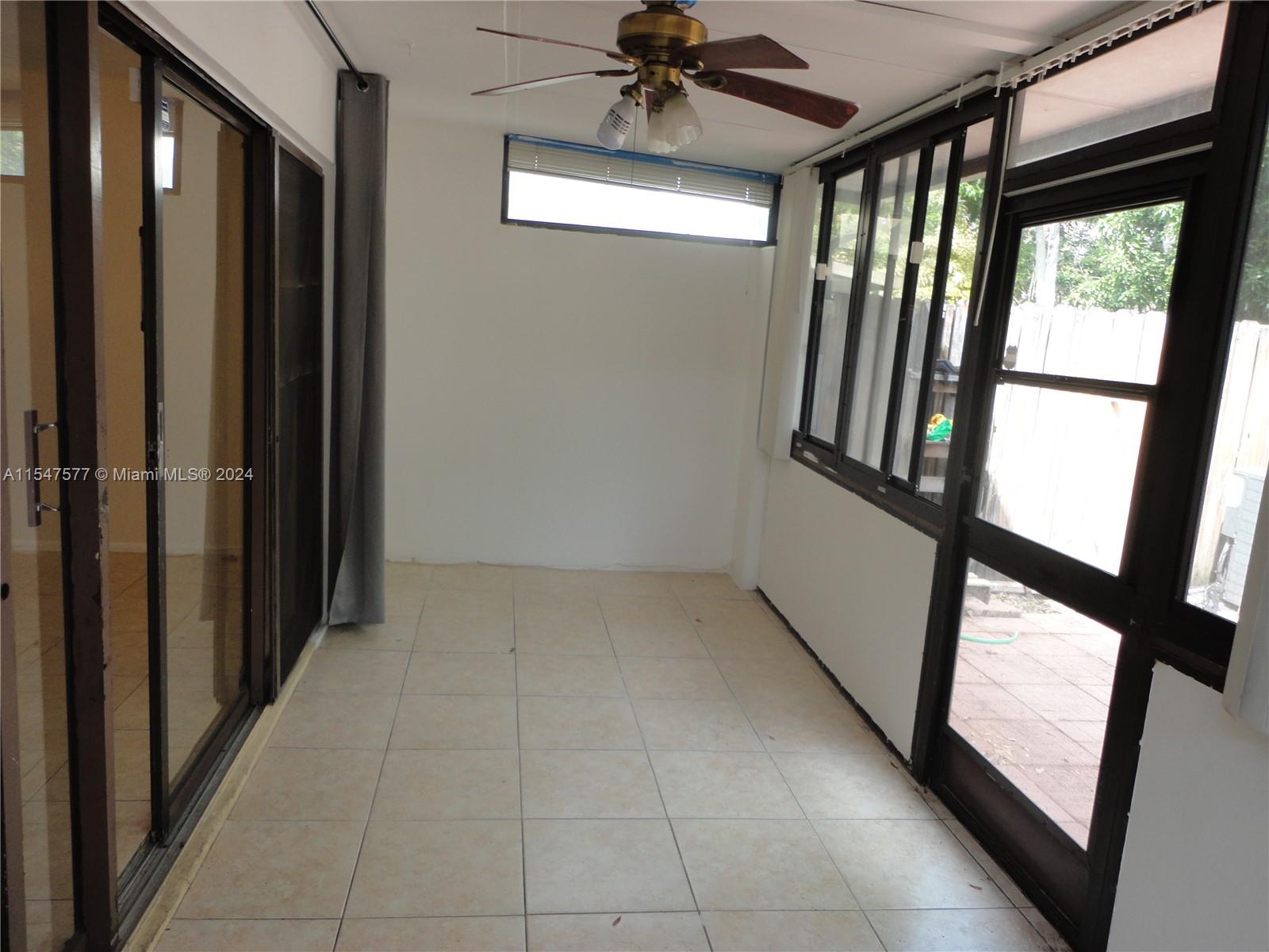 3321 Raleigh St 3H, Hollywood, Florida 33021, 3 Bedrooms Bedrooms, ,2 BathroomsBathrooms,Residential,For Sale,3321 Raleigh St 3H,A11547577