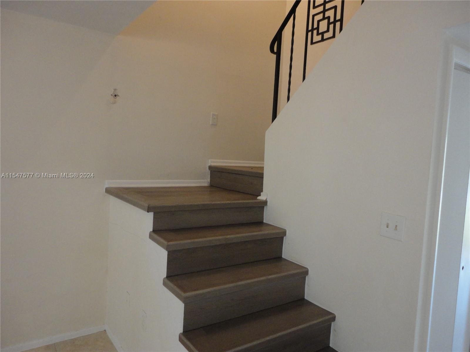 3321 Raleigh St 3H, Hollywood, Florida 33021, 3 Bedrooms Bedrooms, ,2 BathroomsBathrooms,Residential,For Sale,3321 Raleigh St 3H,A11547577