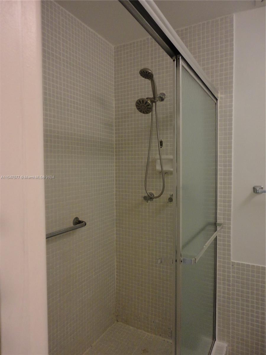 3321 Raleigh St 3H, Hollywood, Florida 33021, 3 Bedrooms Bedrooms, ,2 BathroomsBathrooms,Residential,For Sale,3321 Raleigh St 3H,A11547577