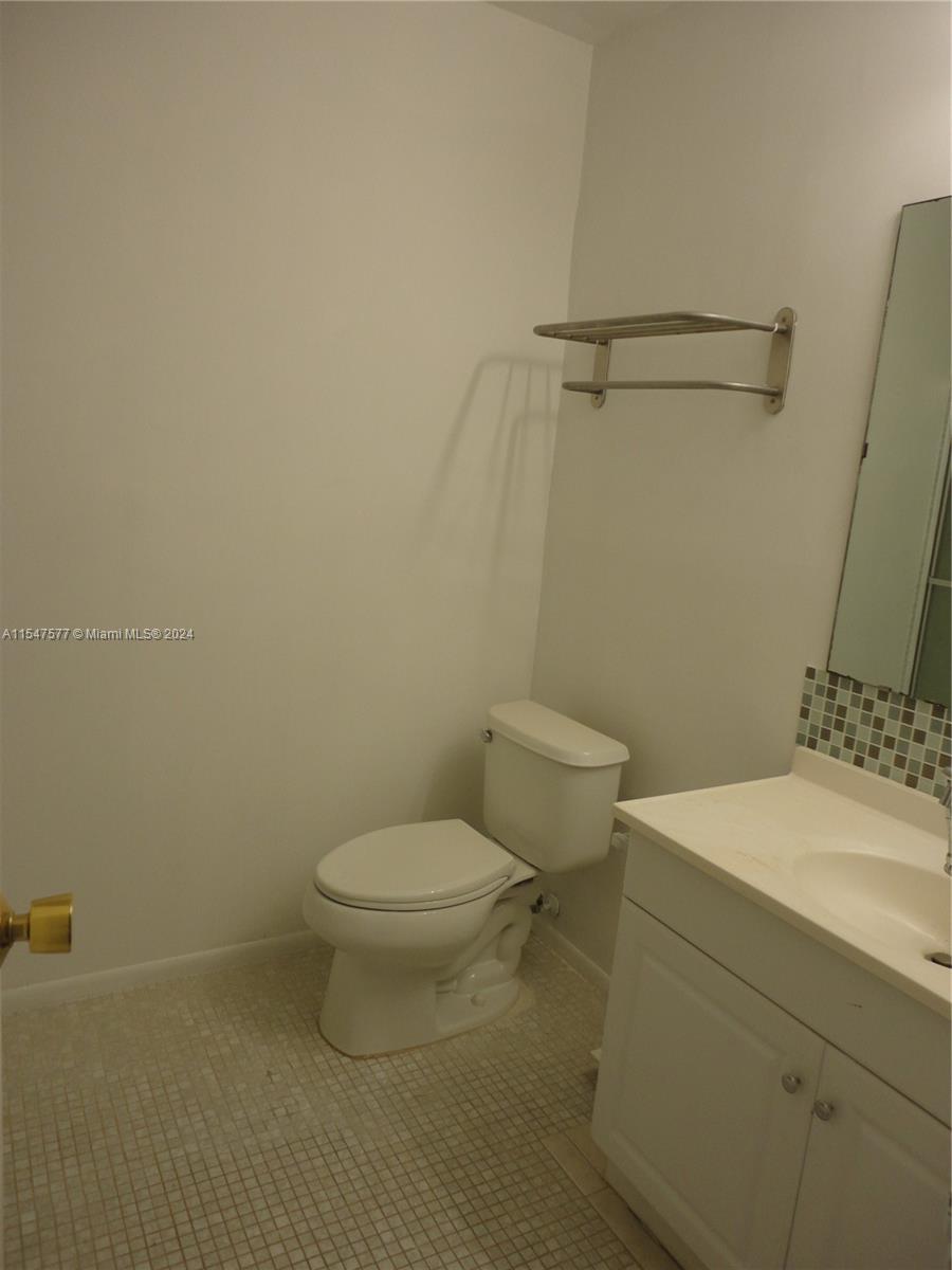 3321 Raleigh St 3H, Hollywood, Florida 33021, 3 Bedrooms Bedrooms, ,2 BathroomsBathrooms,Residential,For Sale,3321 Raleigh St 3H,A11547577