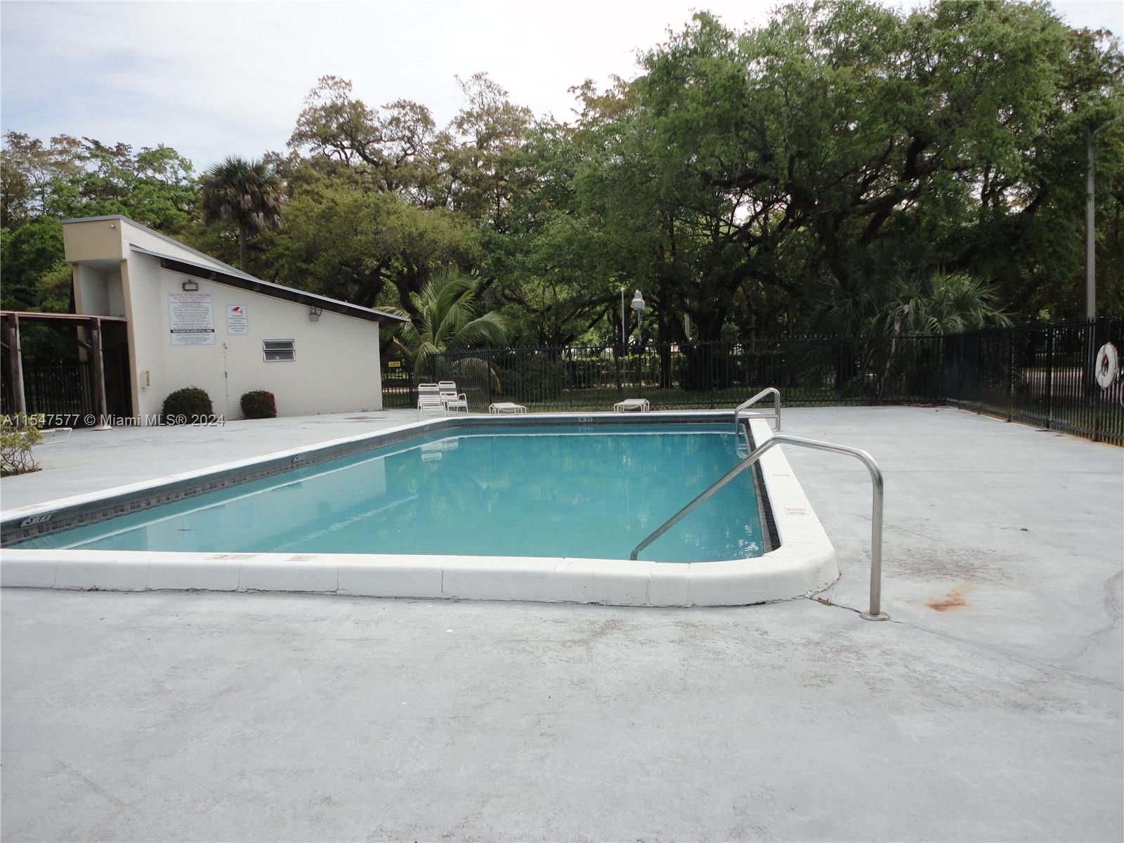 3321 Raleigh St 3H, Hollywood, Florida 33021, 3 Bedrooms Bedrooms, ,2 BathroomsBathrooms,Residential,For Sale,3321 Raleigh St 3H,A11547577