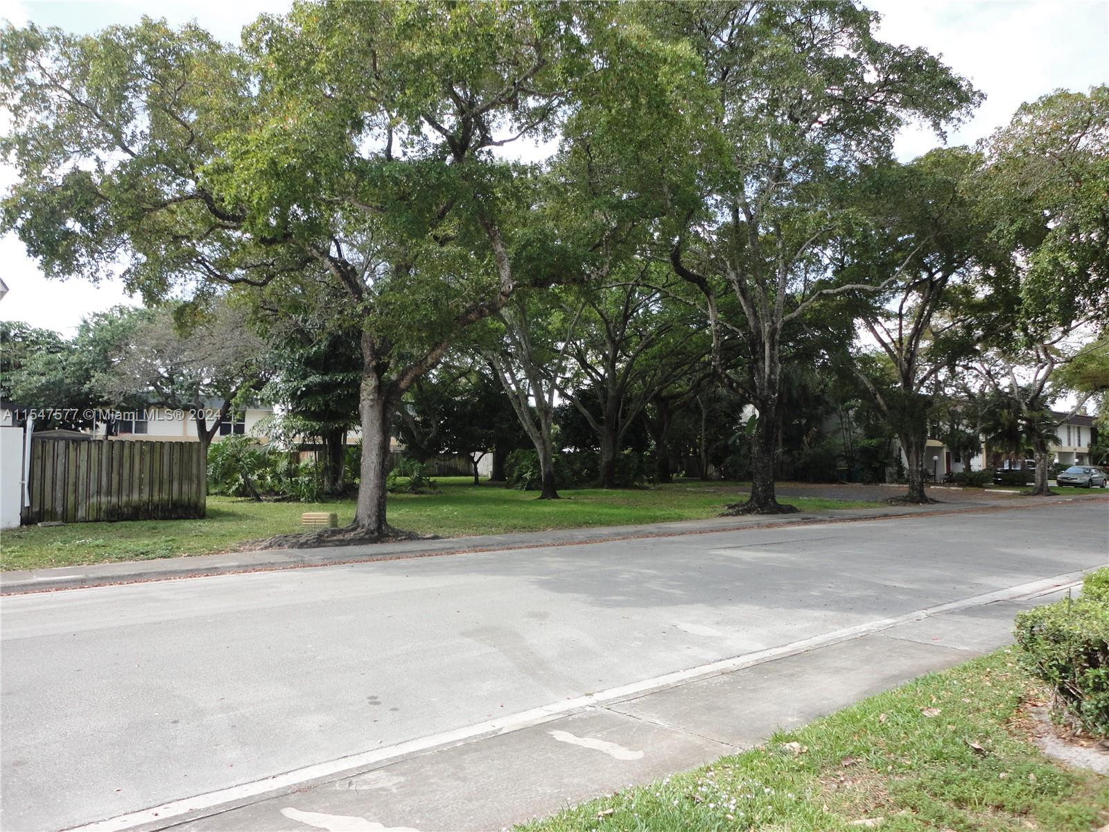 3321 Raleigh St 3H, Hollywood, Florida 33021, 3 Bedrooms Bedrooms, ,2 BathroomsBathrooms,Residential,For Sale,3321 Raleigh St 3H,A11547577