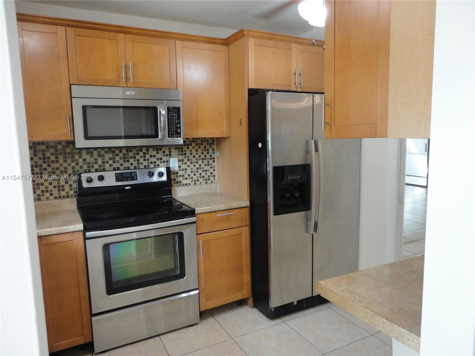 3321 Raleigh St 3H, Hollywood, Florida 33021, 3 Bedrooms Bedrooms, ,2 BathroomsBathrooms,Residential,For Sale,3321 Raleigh St 3H,A11547577