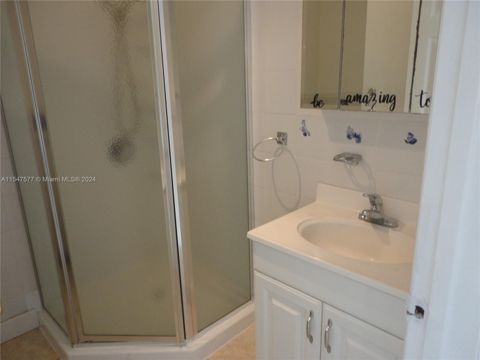 3321 Raleigh St 3H, Hollywood, Florida 33021, 3 Bedrooms Bedrooms, ,2 BathroomsBathrooms,Residential,For Sale,3321 Raleigh St 3H,A11547577