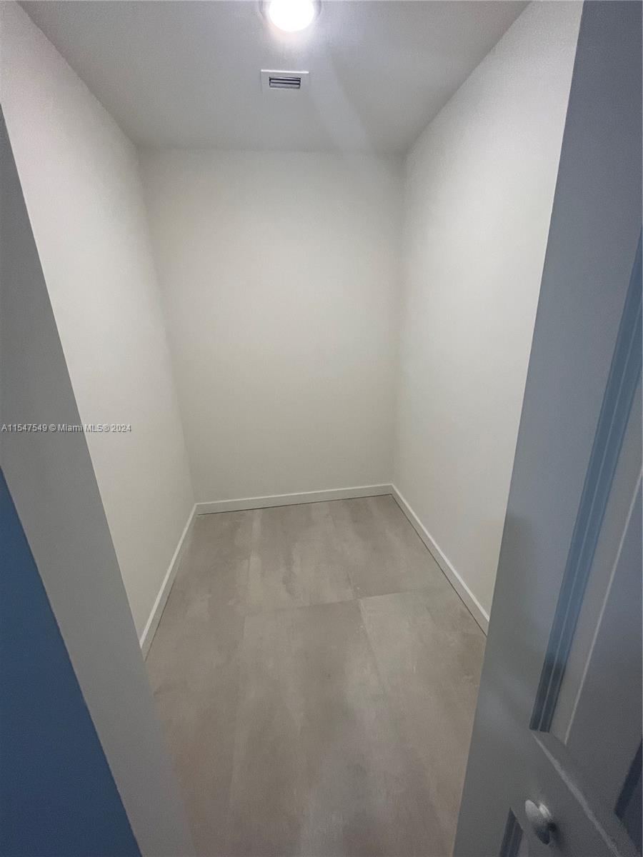 Walk-in closet