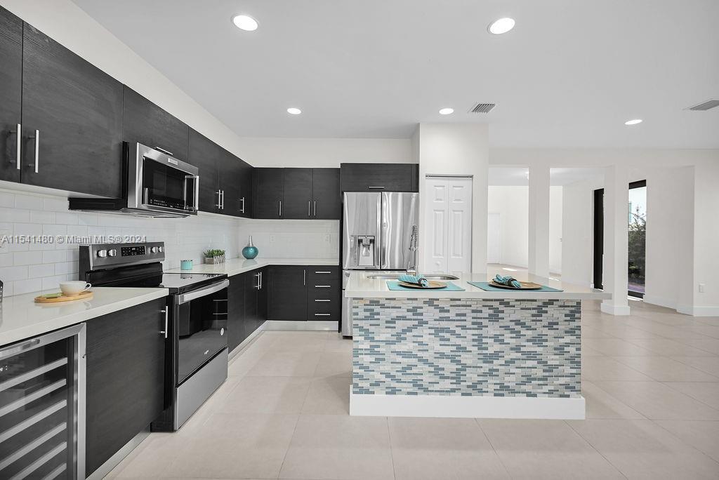 6900 NW 106th Ave, Doral, Florida 33178, 4 Bedrooms Bedrooms, ,4 BathroomsBathrooms,Residential,For Sale,6900 NW 106th Ave,A11541480
