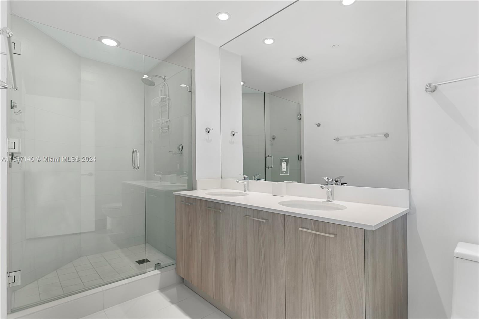 501 NE 31st St 3006, Miami, Florida 33137, 3 Bedrooms Bedrooms, ,2 BathroomsBathrooms,Residentiallease,For Rent,501 NE 31st St 3006,A11547140