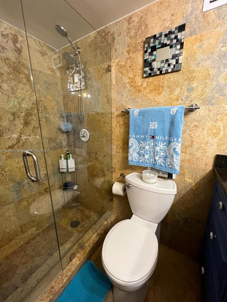 6039 Collins Ave 1401, Miami Beach, Florida 33140, 2 Bedrooms Bedrooms, ,2 BathroomsBathrooms,Residential,For Sale,6039 Collins Ave 1401,A11547561