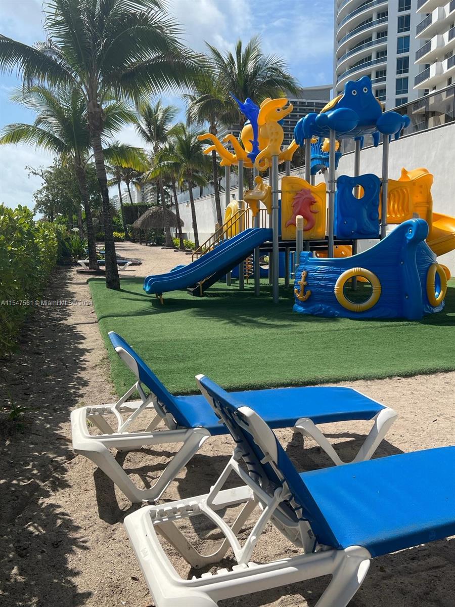 6039 Collins Ave 1401, Miami Beach, Florida 33140, 2 Bedrooms Bedrooms, ,2 BathroomsBathrooms,Residential,For Sale,6039 Collins Ave 1401,A11547561