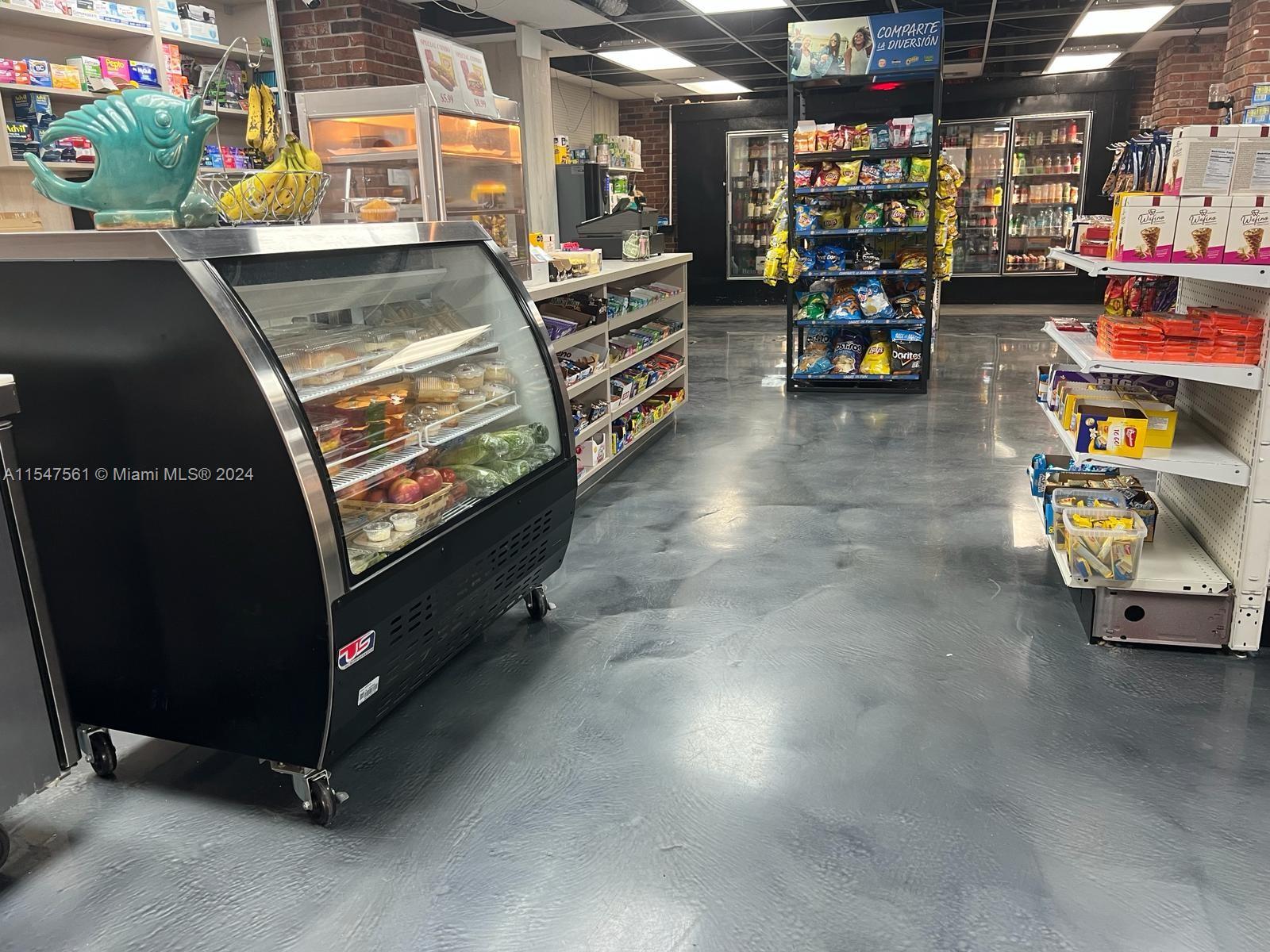 6039 Collins Ave 1401, Miami Beach, Florida 33140, 2 Bedrooms Bedrooms, ,2 BathroomsBathrooms,Residential,For Sale,6039 Collins Ave 1401,A11547561