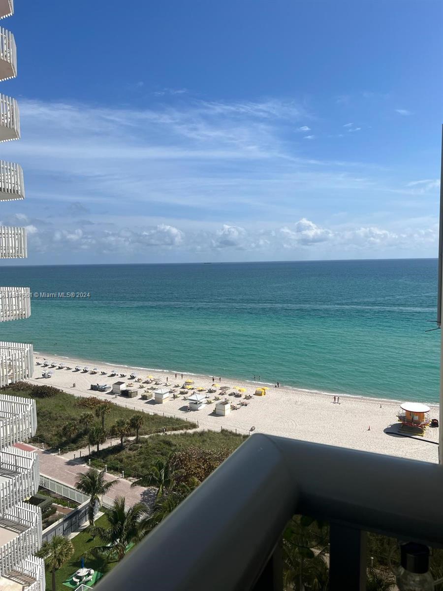 6039 Collins Ave 1401, Miami Beach, Florida 33140, 2 Bedrooms Bedrooms, ,2 BathroomsBathrooms,Residential,For Sale,6039 Collins Ave 1401,A11547561