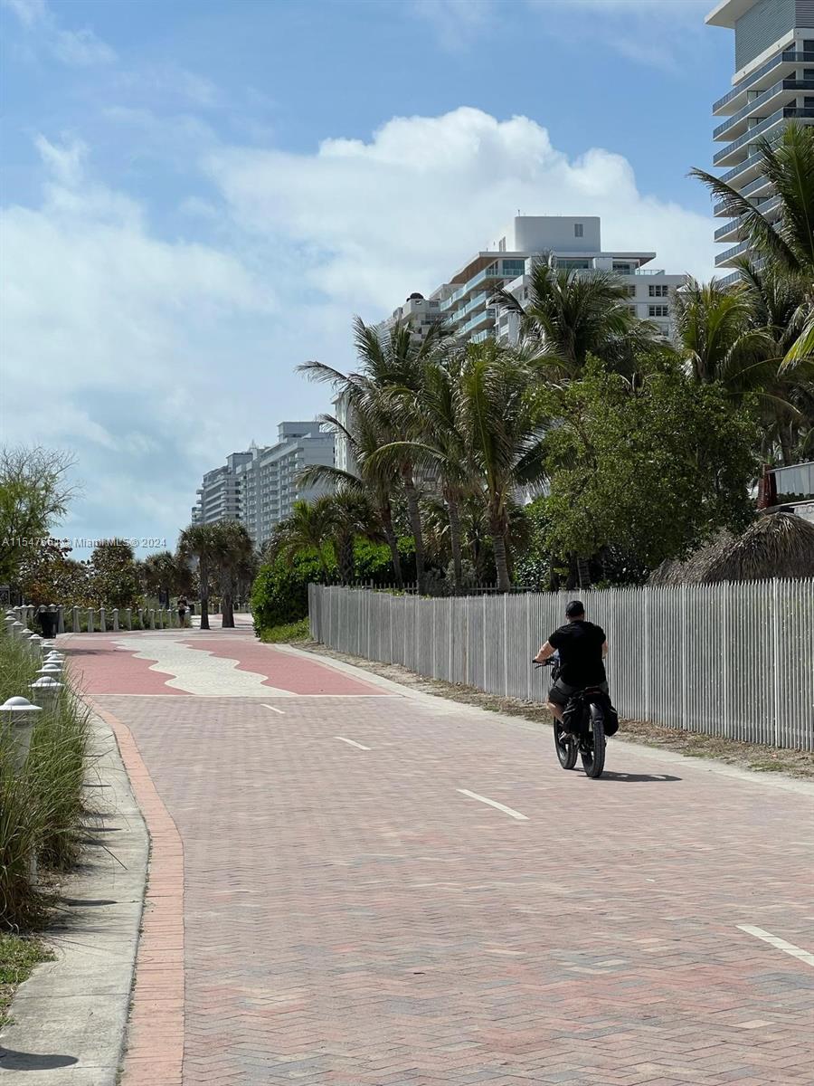 6039 Collins Ave 1401, Miami Beach, Florida 33140, 2 Bedrooms Bedrooms, ,2 BathroomsBathrooms,Residential,For Sale,6039 Collins Ave 1401,A11547561