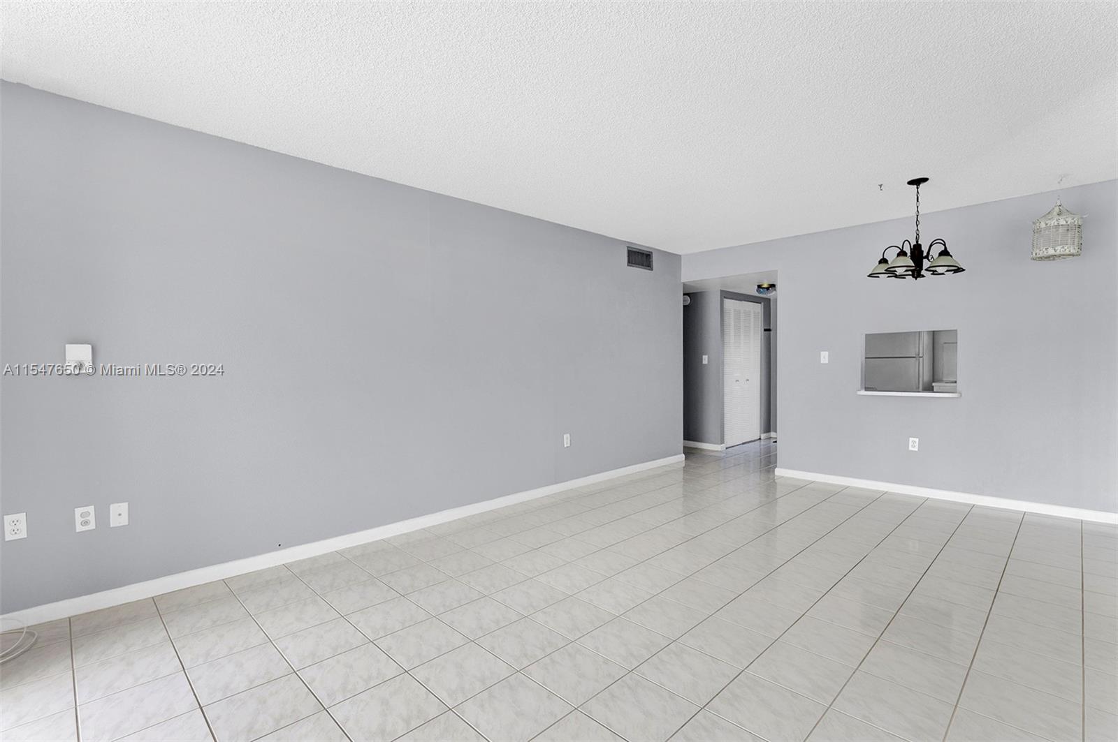 8100 Sunrise Lakes Blvd, Sunrise, FL, 33322 United States, 1 Bedroom Bedrooms, ,1 BathroomBathrooms,Residential,For Sale,Sunrise Lakes Blvd,A11547650