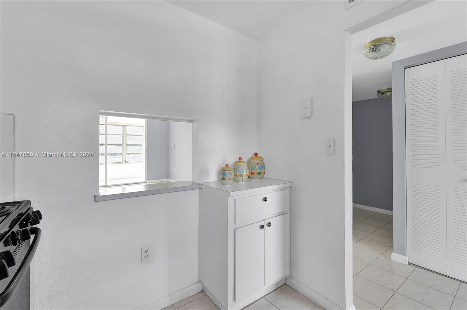 8100 Sunrise Lakes Blvd, Sunrise, FL, 33322 United States, 1 Bedroom Bedrooms, ,1 BathroomBathrooms,Residential,For Sale,Sunrise Lakes Blvd,A11547650