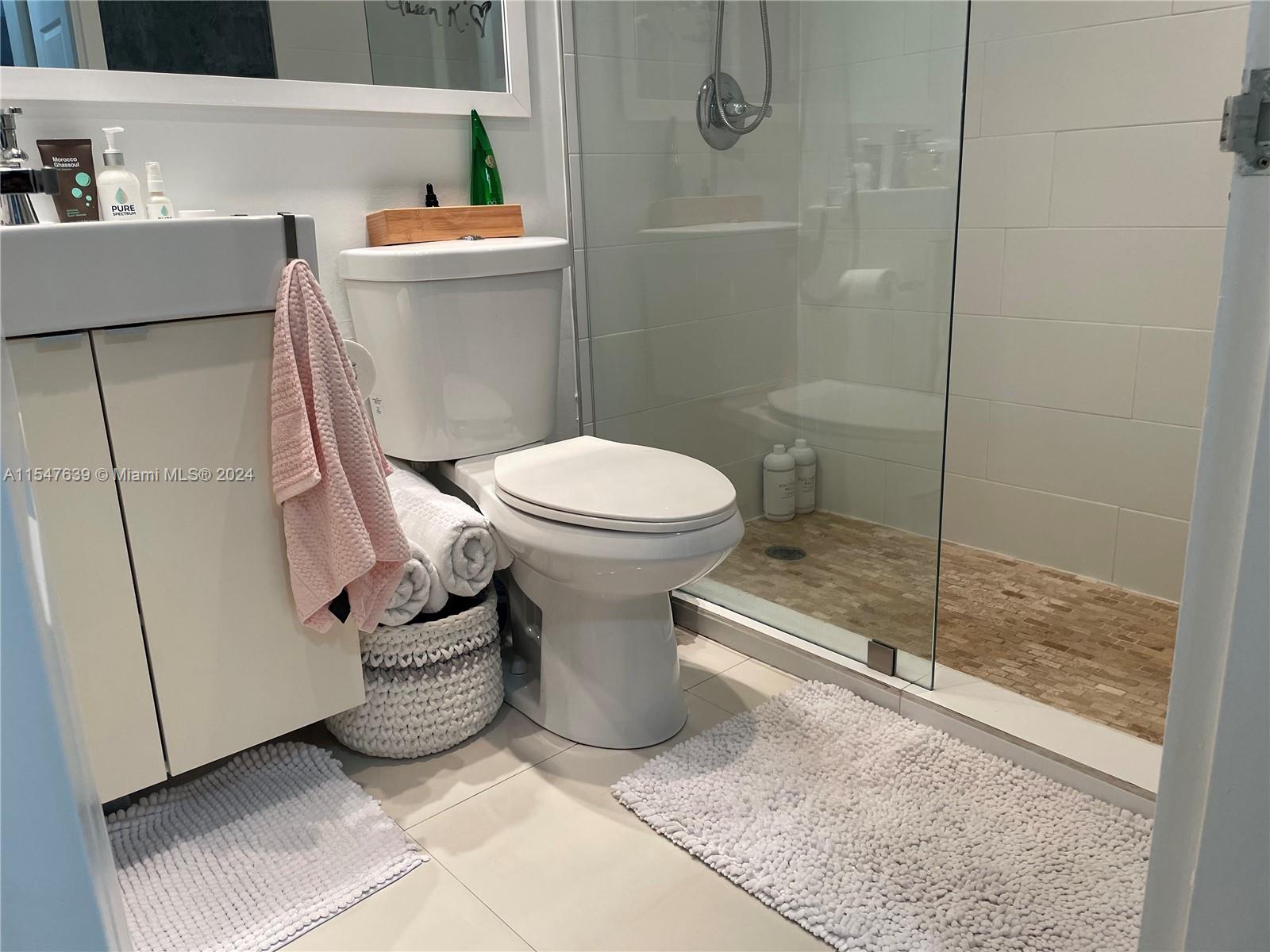 Miami Beach, Florida 33139, 1 Bedroom Bedrooms, ,1 BathroomBathrooms,Residential,For Sale,A11547639