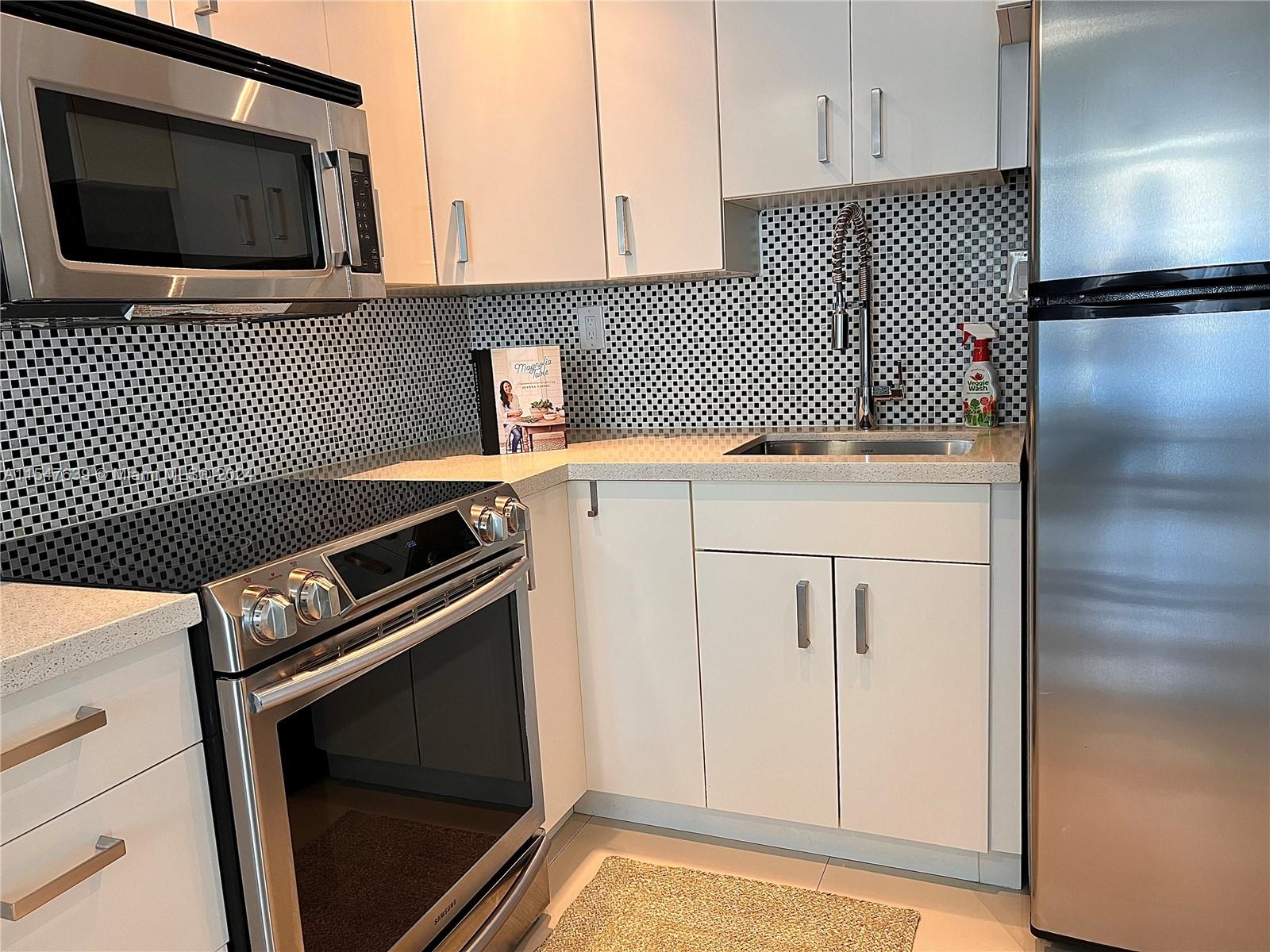 Miami Beach, Florida 33139, 1 Bedroom Bedrooms, ,1 BathroomBathrooms,Residential,For Sale,A11547639