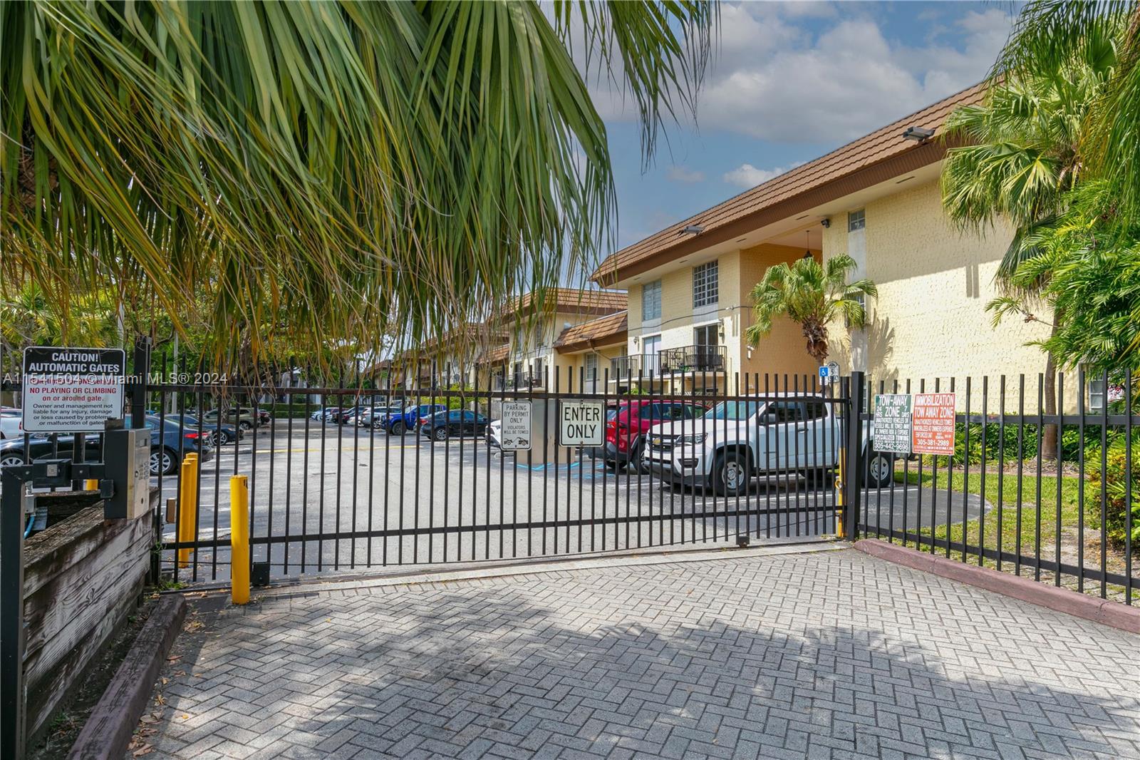 8500 SW 109th Ave 6-112, Miami, Florida 33173, 3 Bedrooms Bedrooms, ,2 BathroomsBathrooms,Residential,For Sale,8500 SW 109th Ave 6-112,A11541504