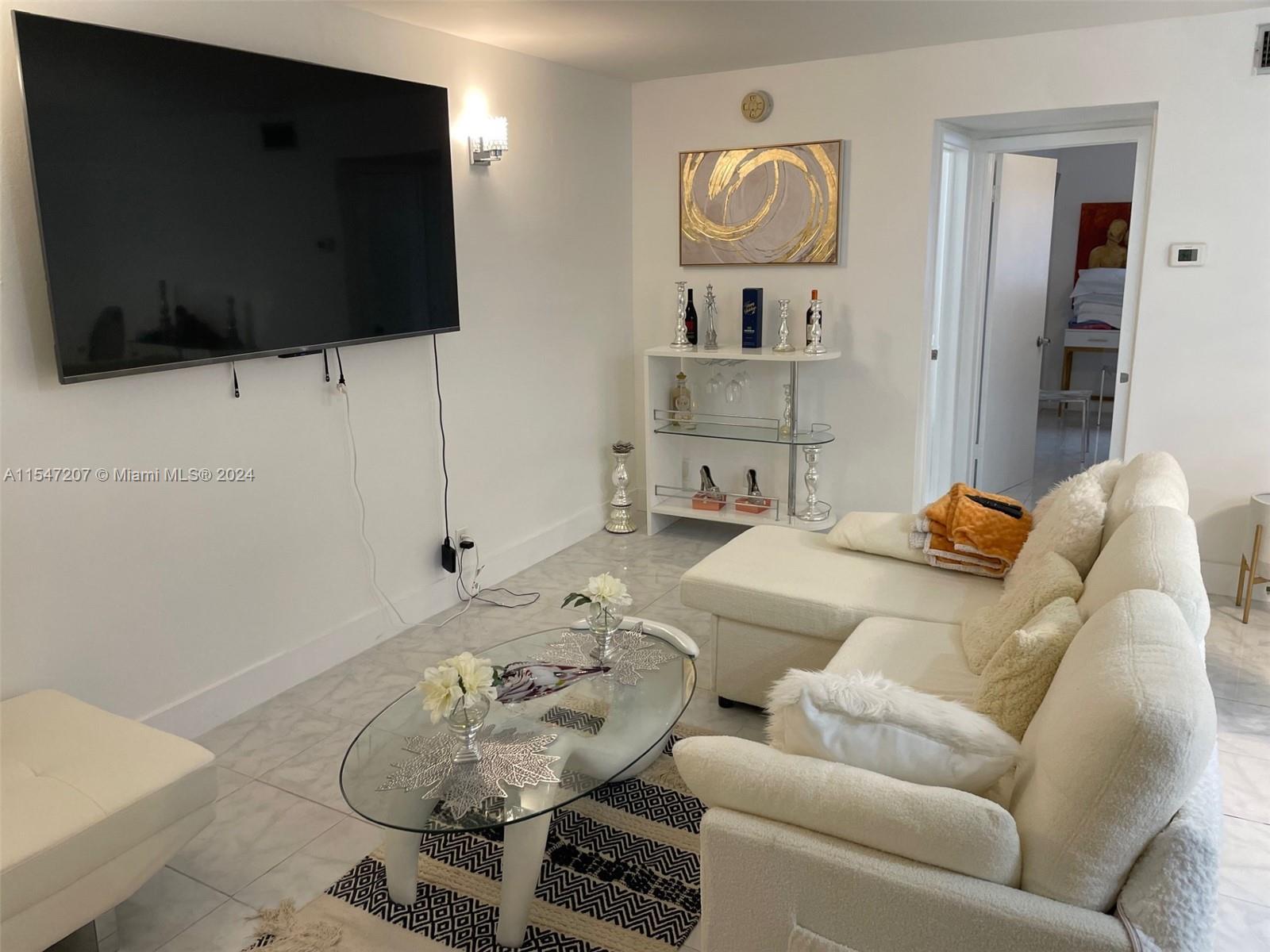 541 N Blue Heron Dr 117, Hallandale Beach, Florida 33009, 1 Bedroom Bedrooms, ,1 BathroomBathrooms,Residentiallease,For Rent,541 N Blue Heron Dr 117,A11547207