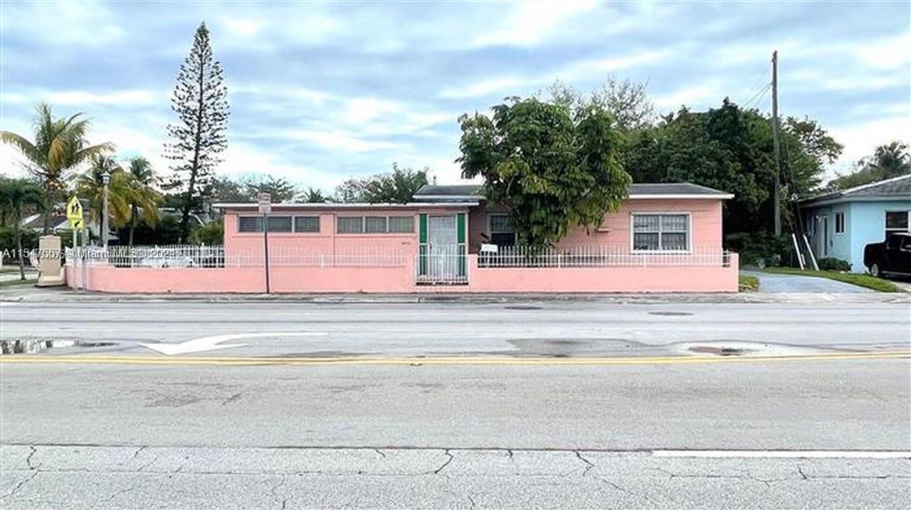 4855 N Miami Ave  For Sale A11547557, FL