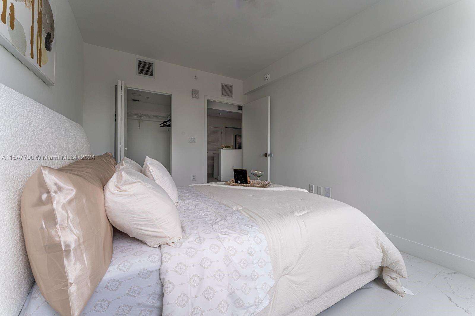 1850 Monroe St 205, Hollywood, Florida 33020, 1 Bedroom Bedrooms, ,1 BathroomBathrooms,Residential,For Sale,1850 Monroe St 205,A11547700